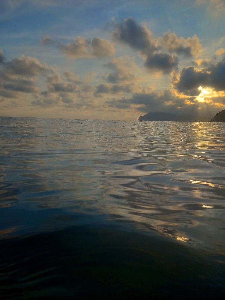 Закат над морем.