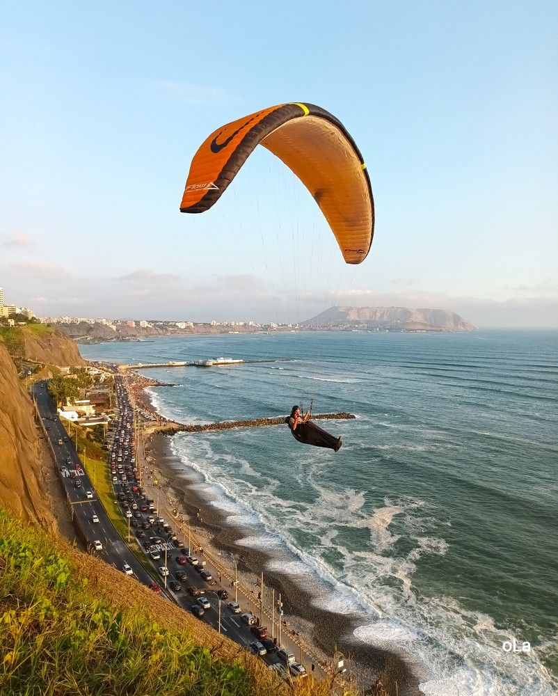 Vuelo en la Costa Verde