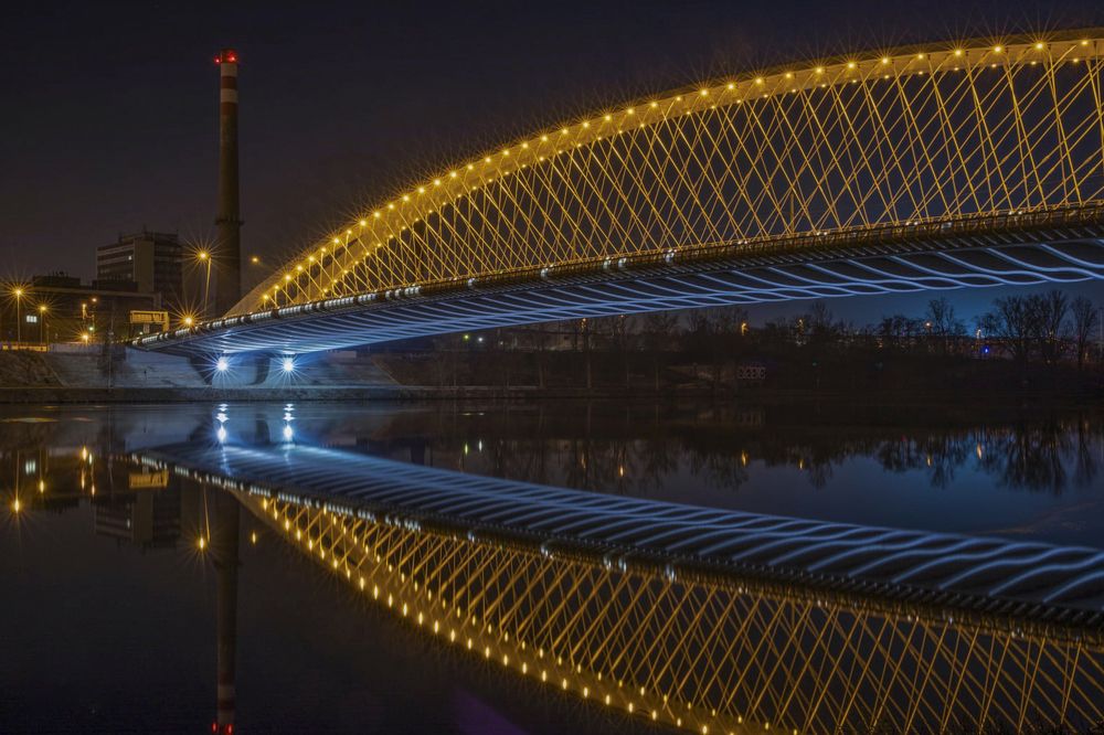 Photograph by Tomas Ha