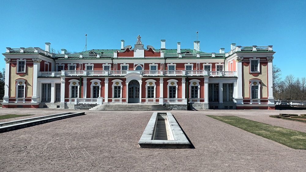 КАДРИОРГСКИЙ ДВОРЕЦ