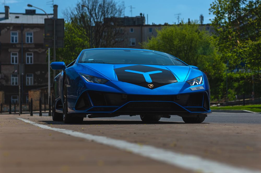 Photograph by Anton Leonchikov