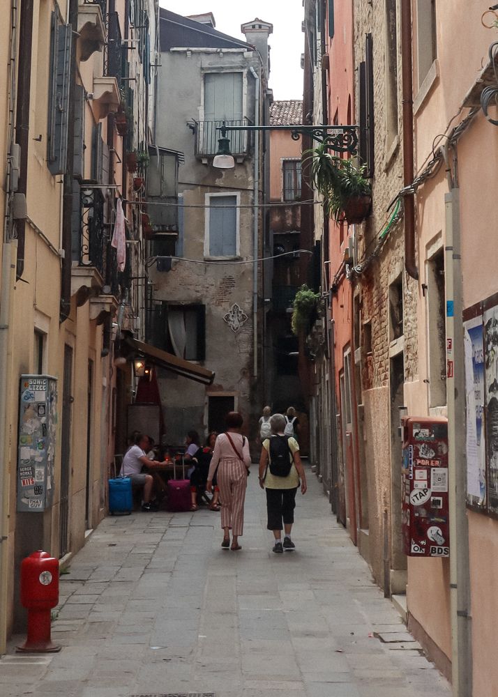 Шагая по узким лабиринтам Венеции