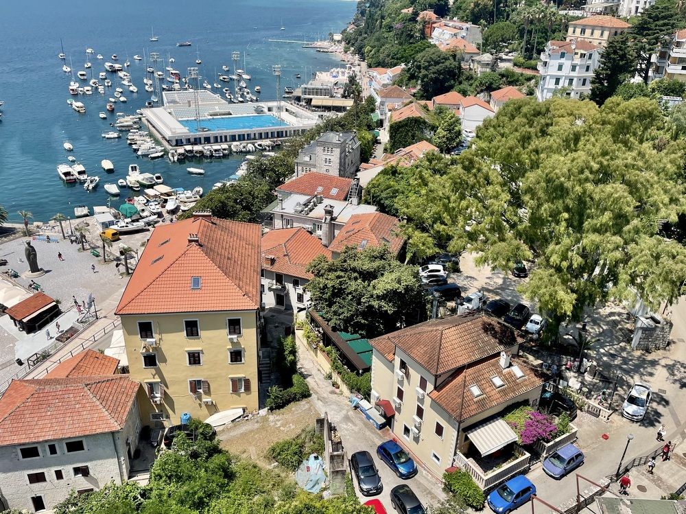 Photograph by Eastpearl