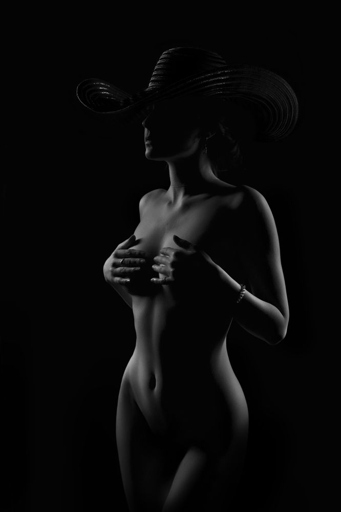 Незнакомка в шляпе