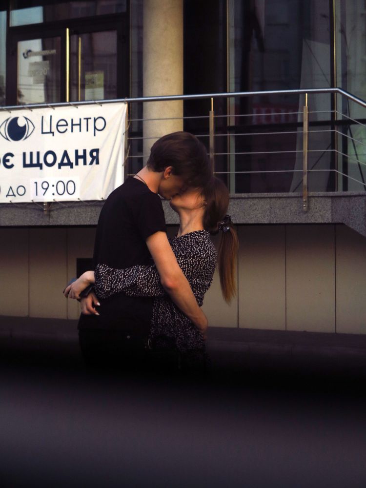 Через окно / Through the window