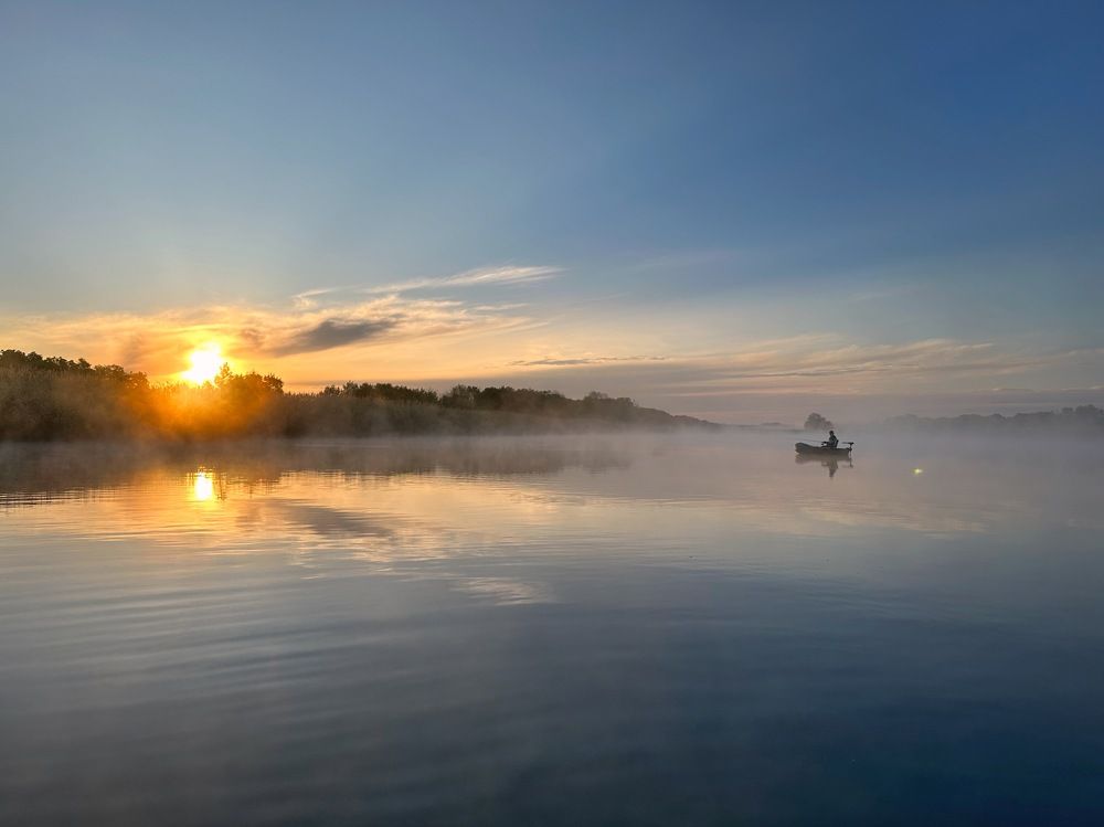 Рассвет на реке