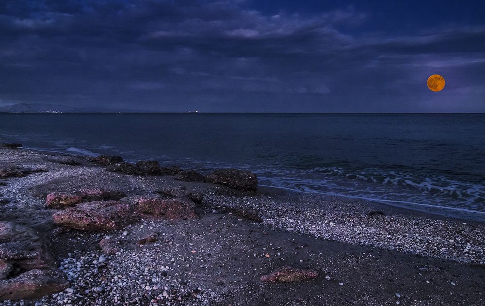 Luna de sangre en Mojácar.