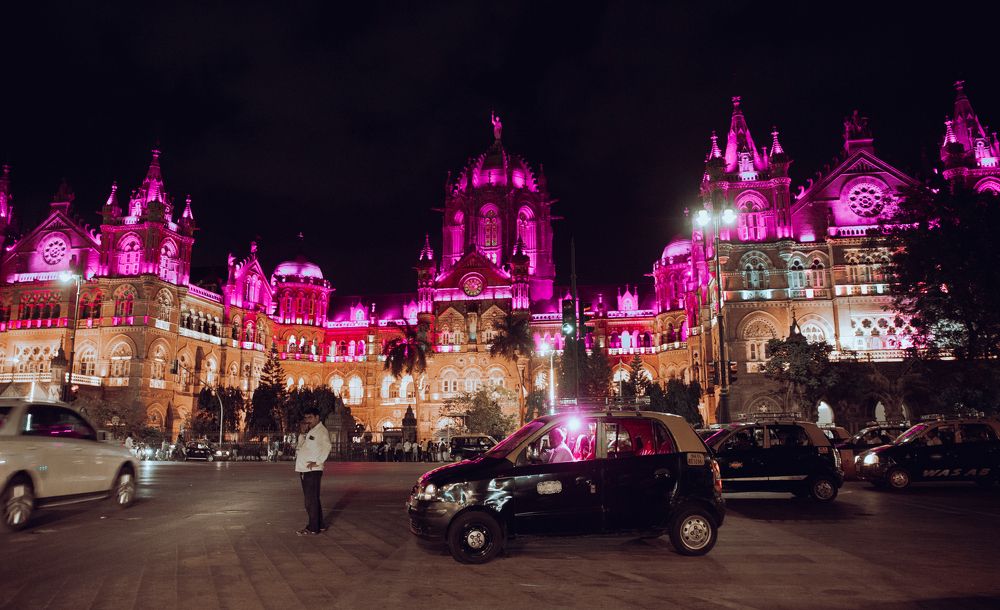 night life in mumbai street