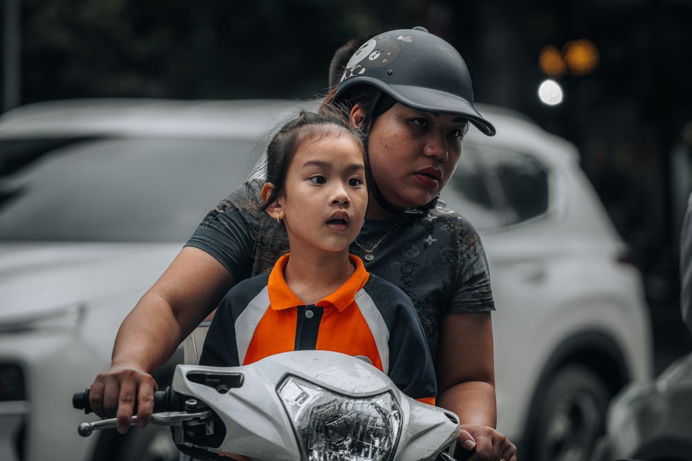 Portraits of a Crossroad: 15 Minutes in Hanoi