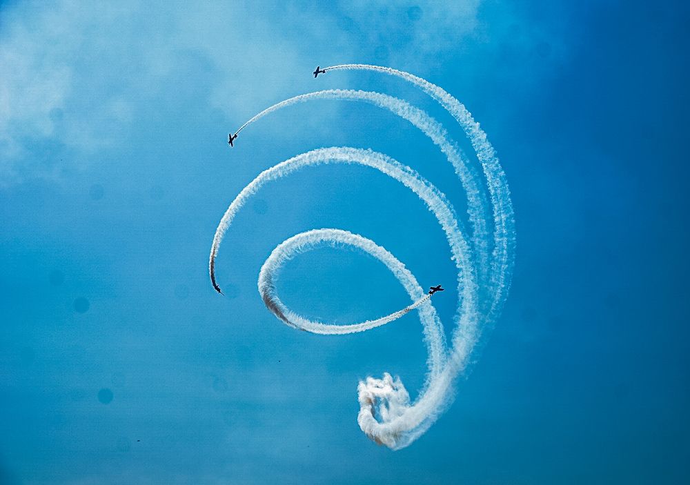 небесные художники.