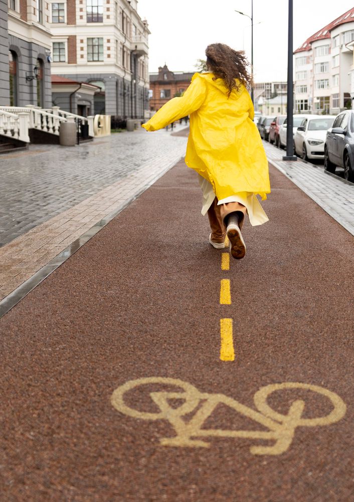 Бегущая девушка