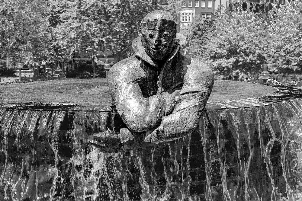 Photograph by Vitalii Kaznin