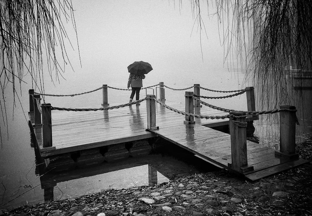 У озера разлуки ...