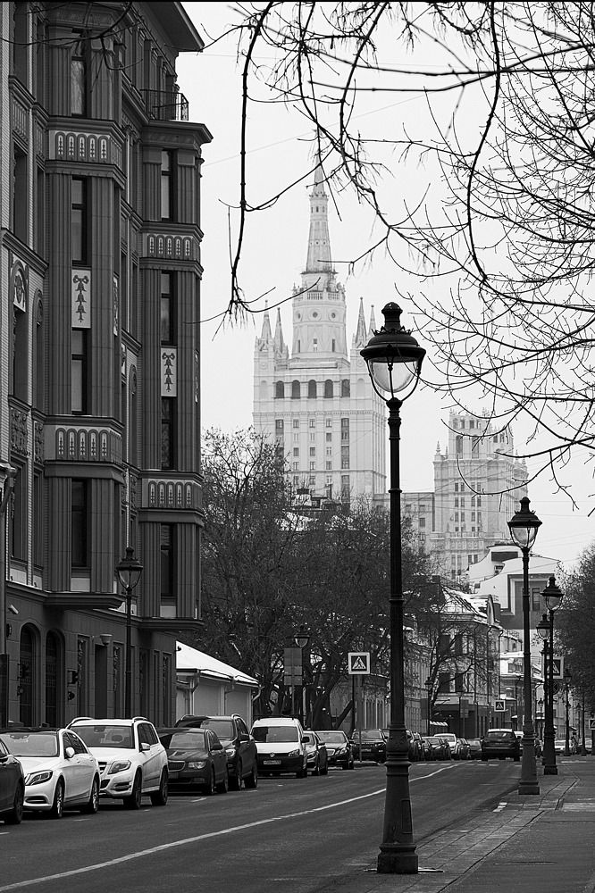 Вид на московскую высотку.