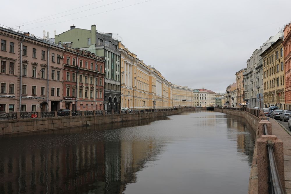 Набережная реки Мойки в пасмурный день