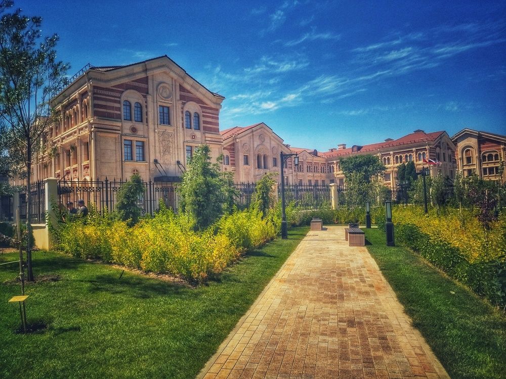 Тихая улица города