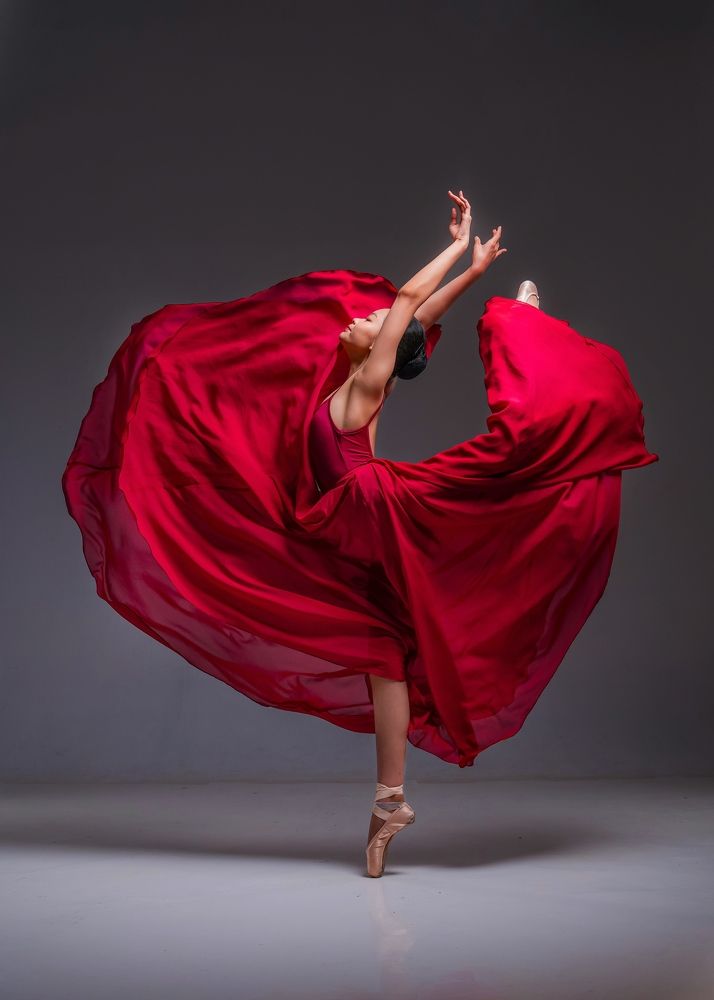 Dance of a woman dancing ballet