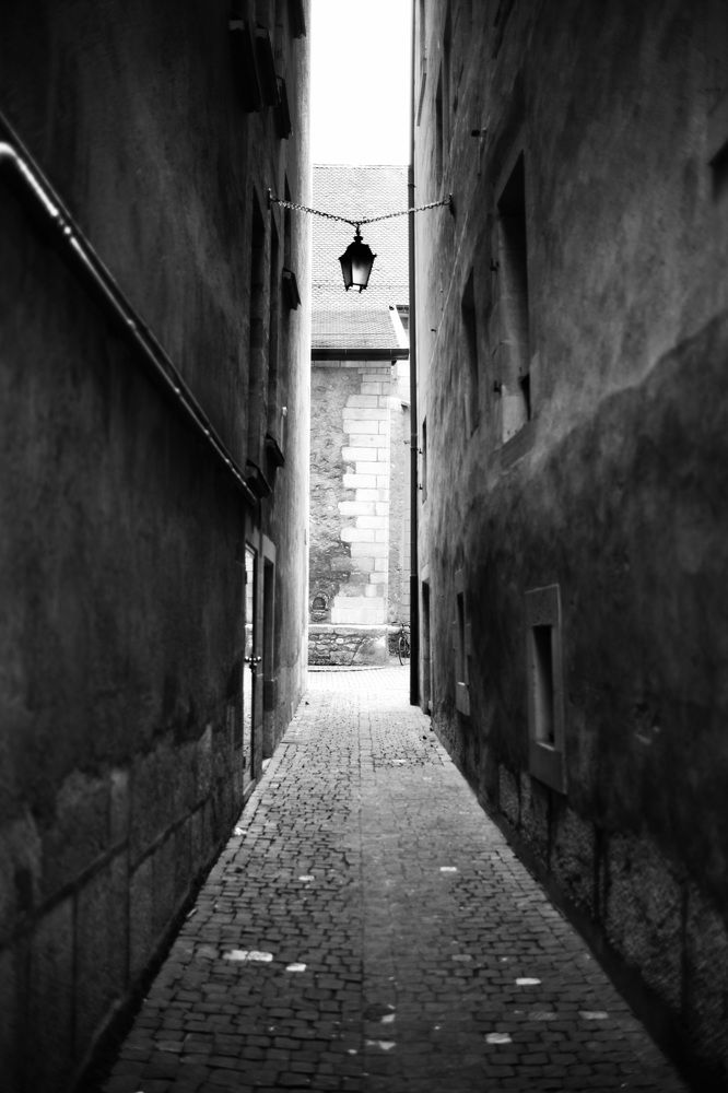 Geneve Alley