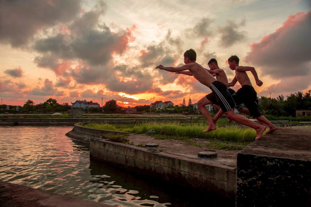 The fiery childhood sunsets