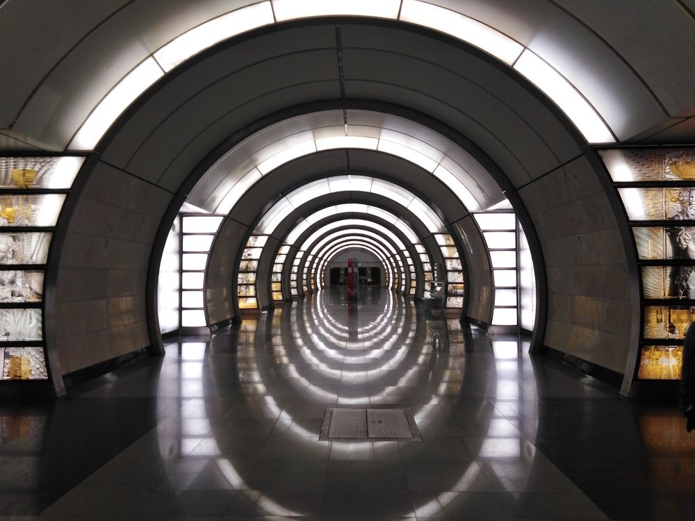 Станция метро.