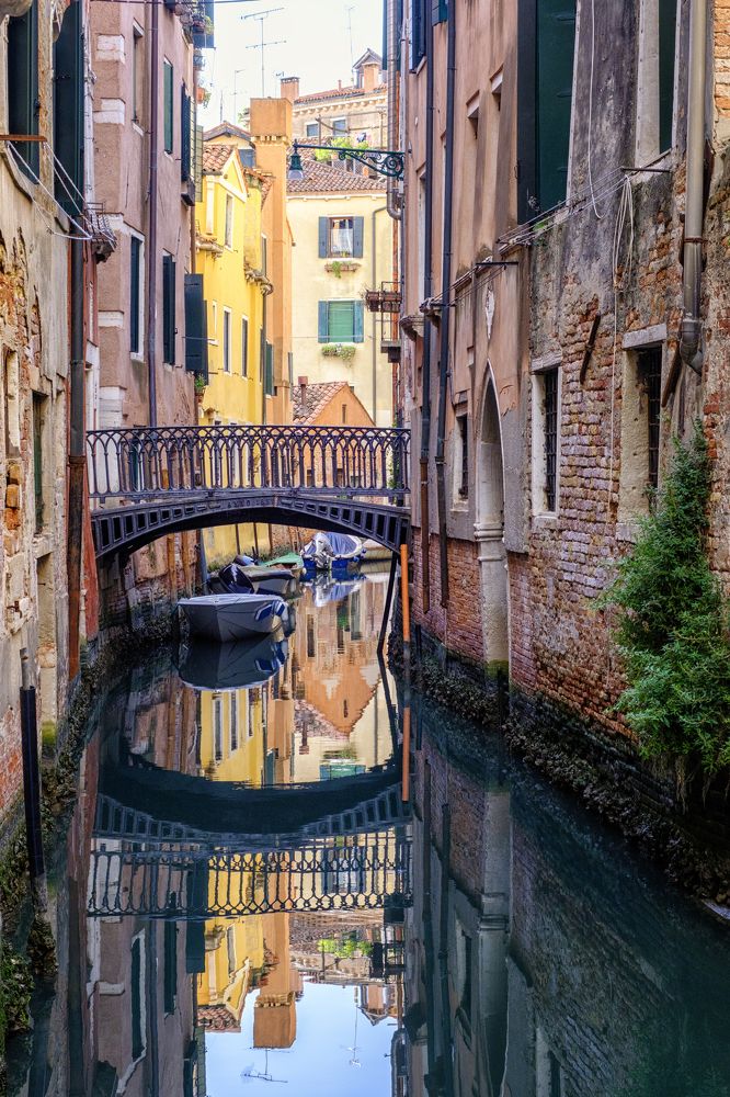 Photograph by Leonid Radashkovsky