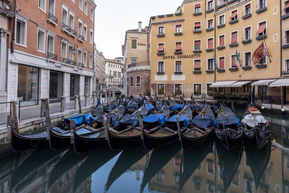 Photograph by Leonid Radashkovsky