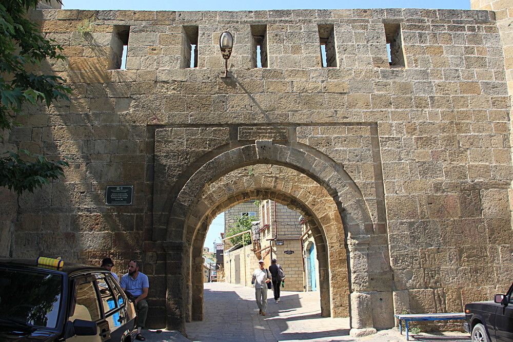 Древние ворота Дербента