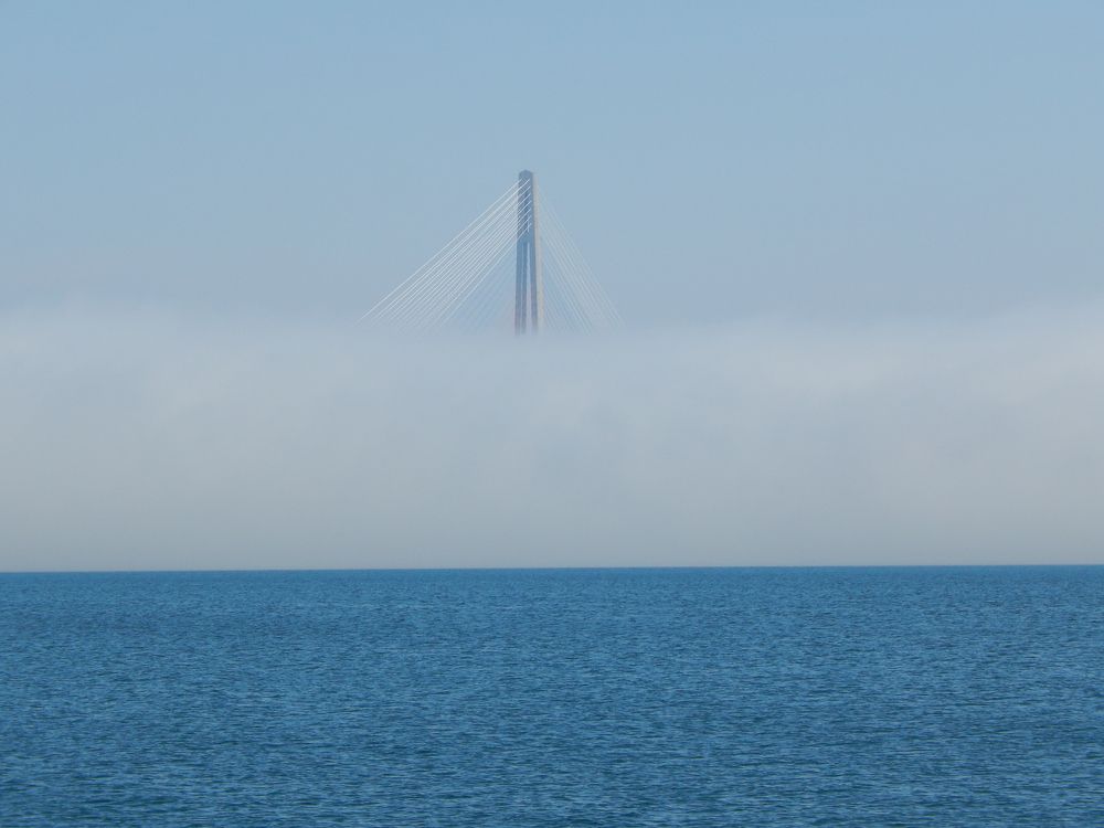 Пилон Русского Моста.