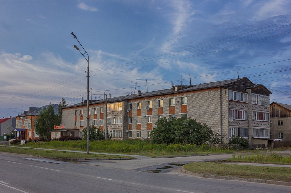 И гаснут отблески заката