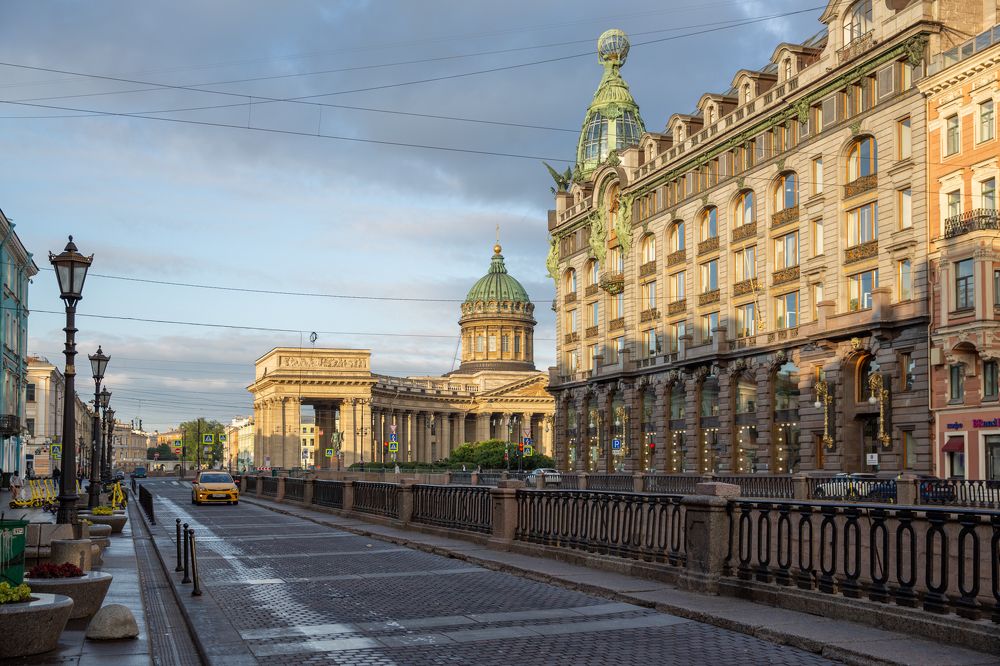 Пешком по городу. Пробуждение.