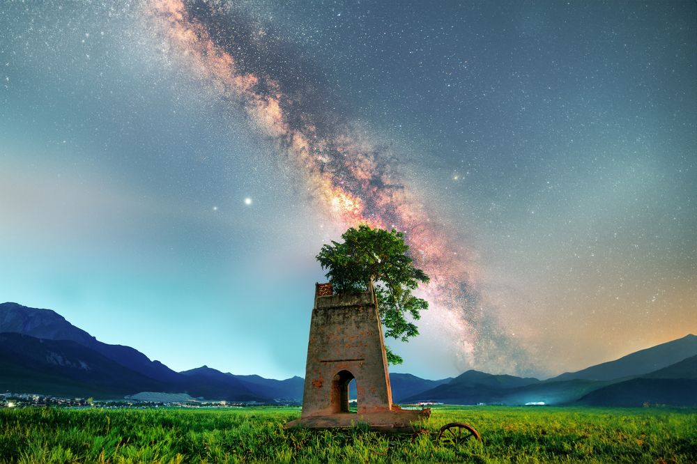 Photograph by Dinh Van Thinh