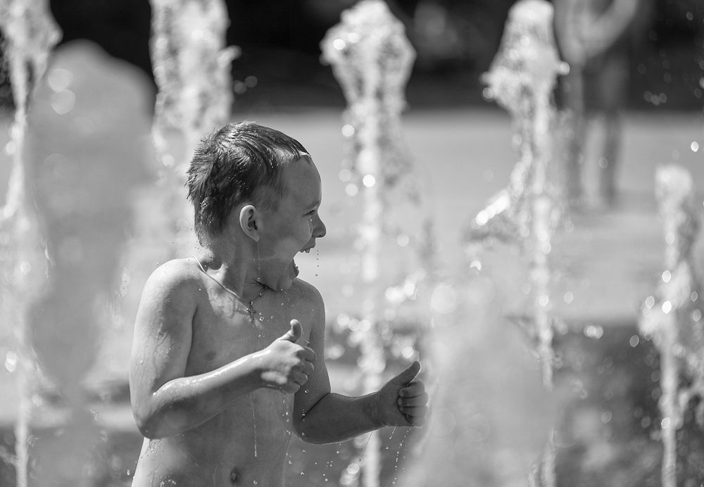 Лето, жара, фонтан.