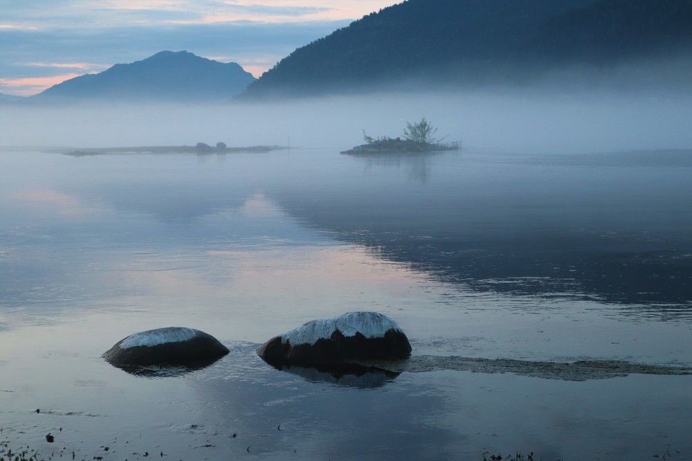 Рассвет на озере