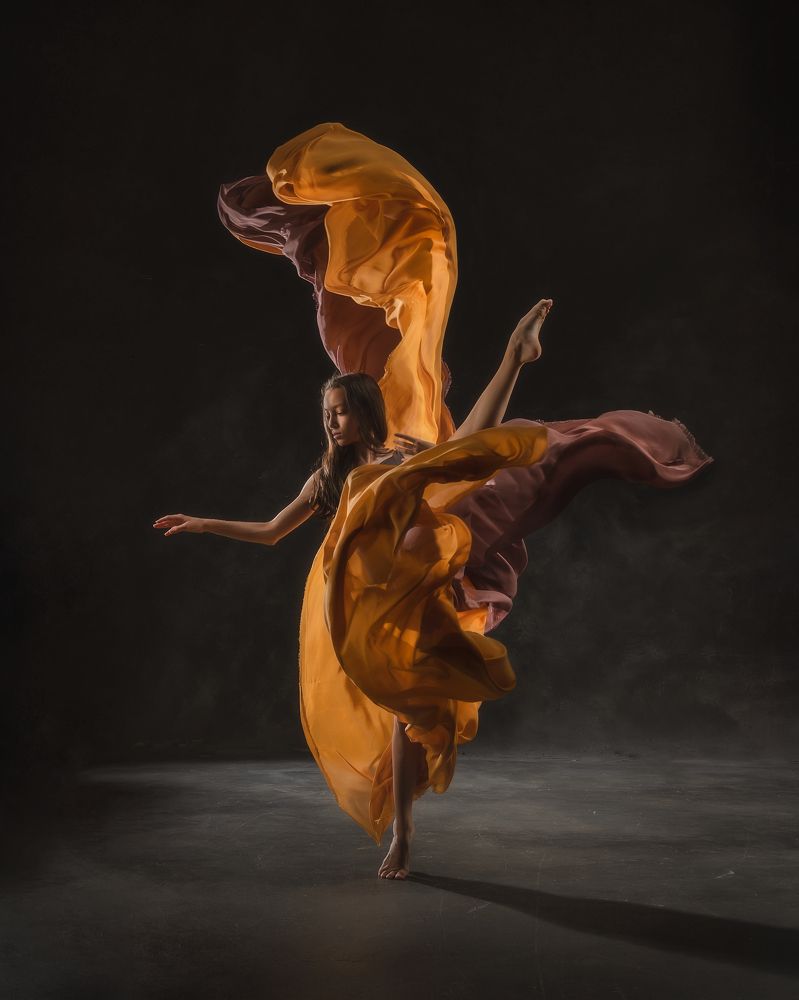 Она идет по жизни смеясь..