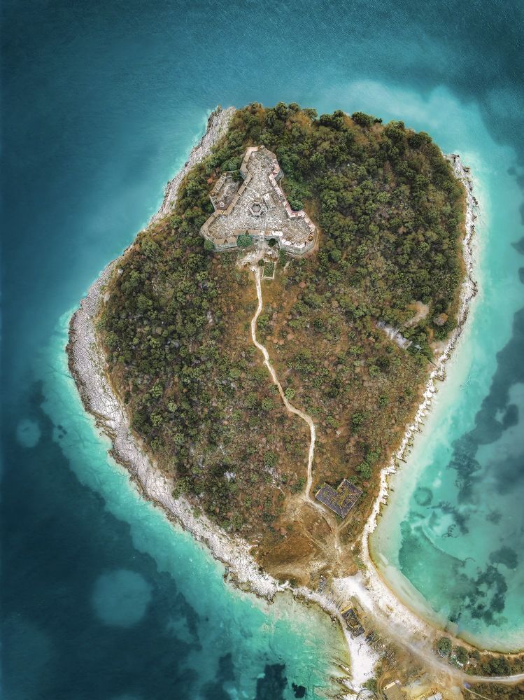 Photograph by Francesco de franco