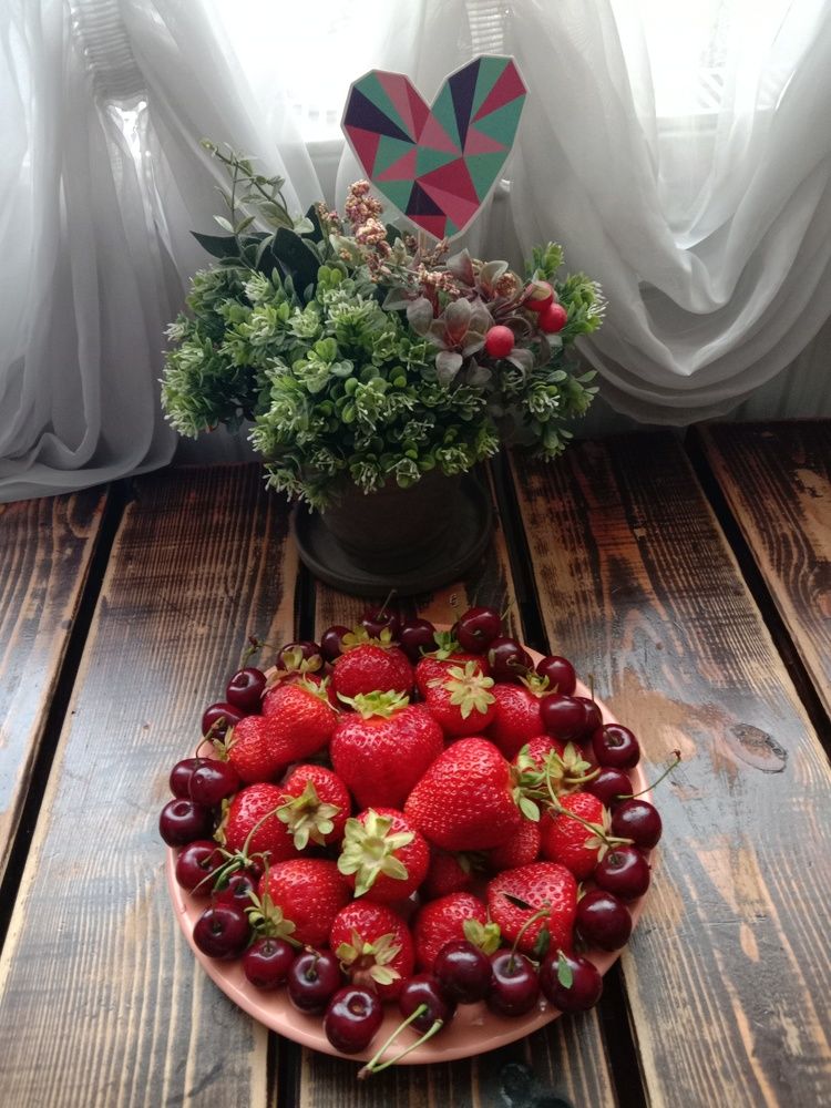 Ягодная тарелка