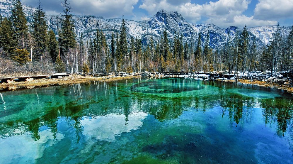 Гейзерное озеро . Алтай.