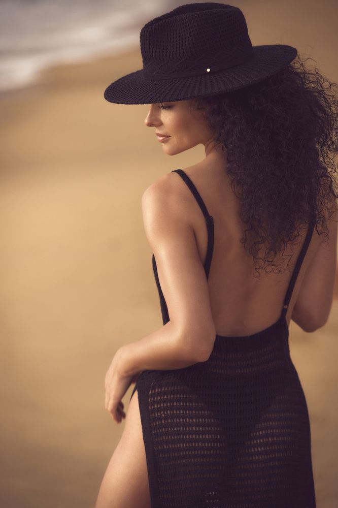 Tropical Elegance at the Ellis Beach (in black #2)