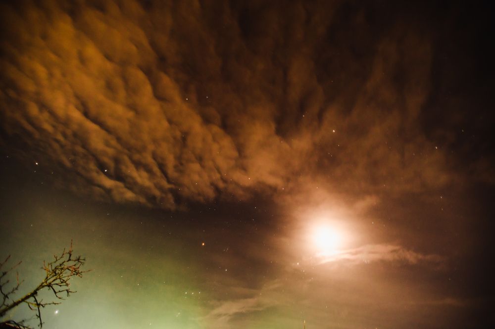 Луна под февральским покрывалом