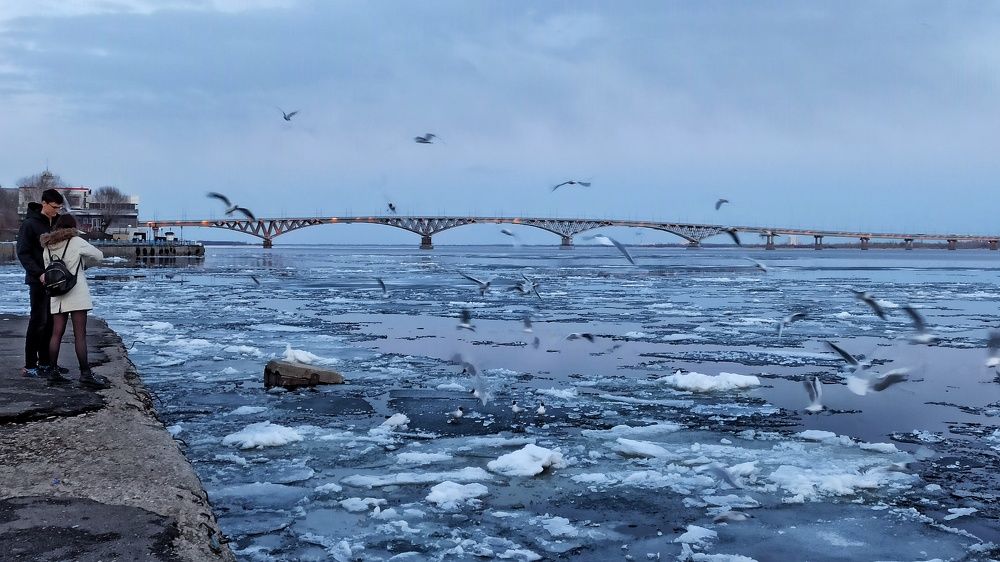 На набережной