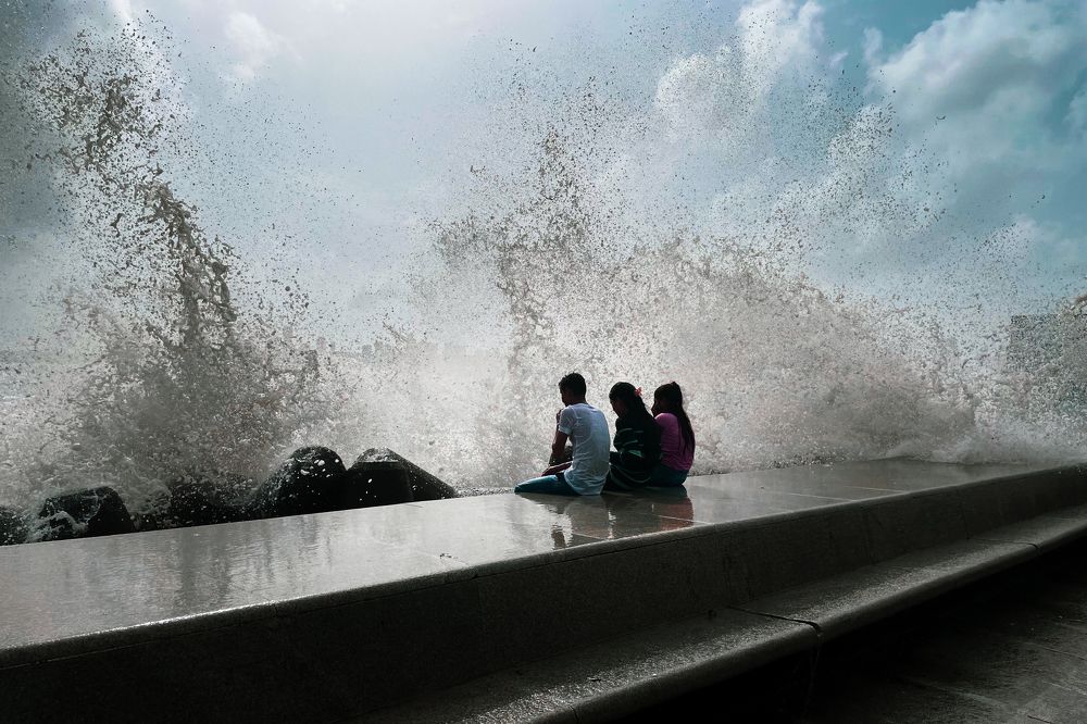 High tide brings high happiness