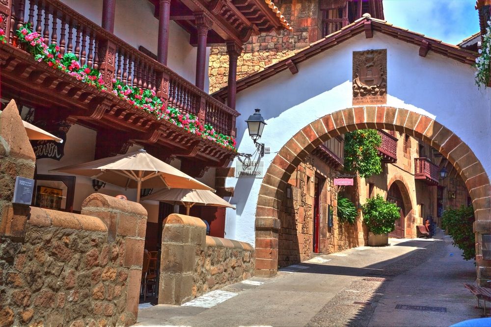 Photograph by Valentin Kayudin