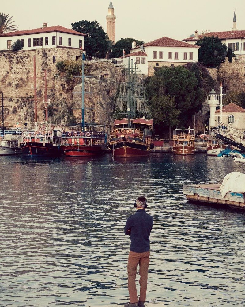 Photograph by Alp Aysgl