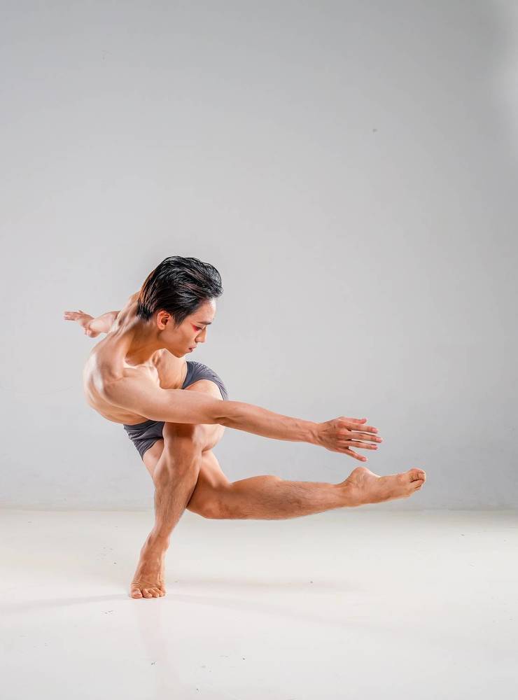 Vietnamese male ballet dancer