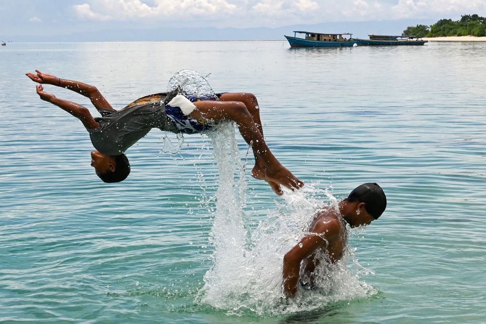 Photograph by Roslan Alias