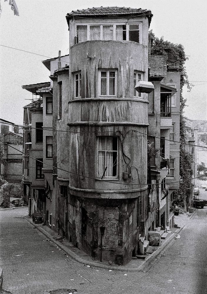 Photograph by Muzaffer Sütlüoğlu