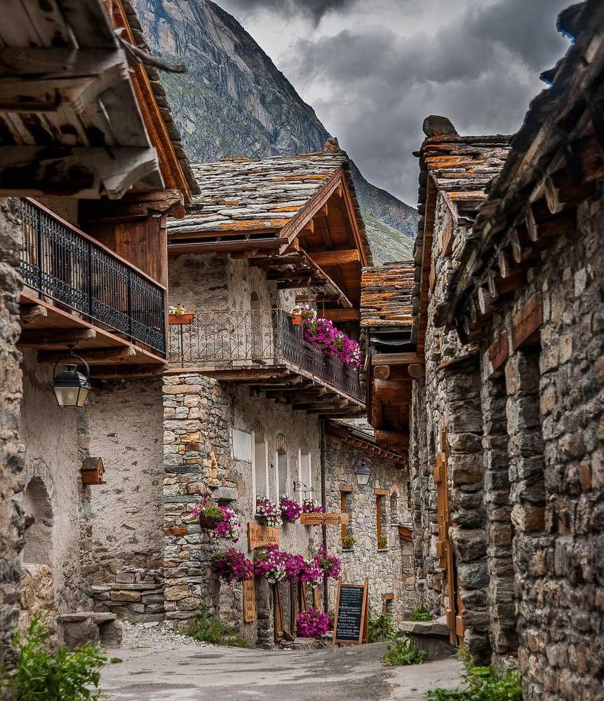 Photograph by Pavel Bernshtam