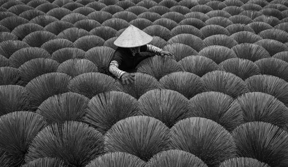 Dying incense sticks