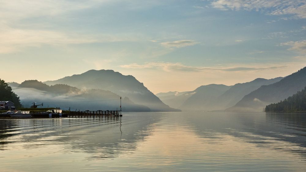 Рассвет на Телецком озере