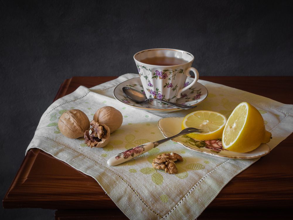 За чашкой чая.